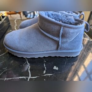 Ugg Classic Ultra Min Size 9